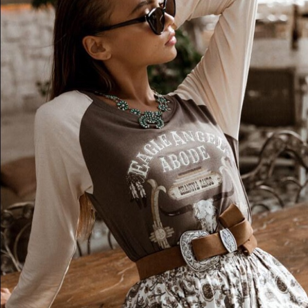 Spell Two-Tone Graphic Raglan Top in Brown and Cream